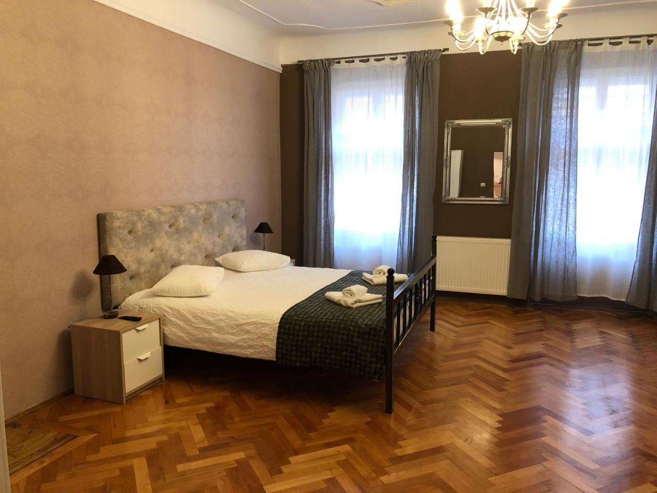 Poet Pastior Residence ซีบิว ภายนอก รูปภาพ